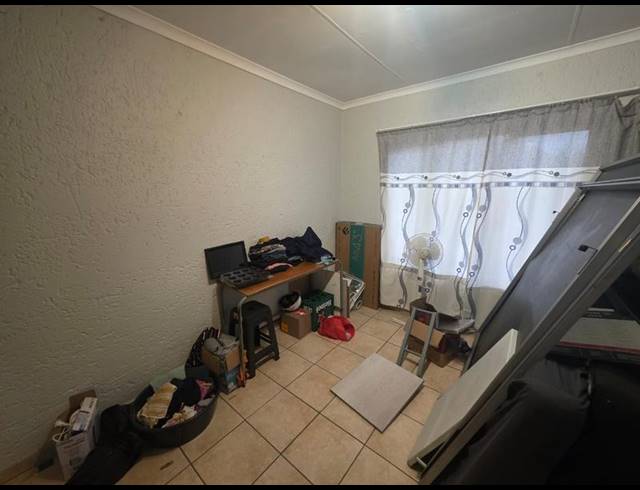 2 BEDROOM PROPERTY TO RENT IN VANDERBIJLPARK SW 5